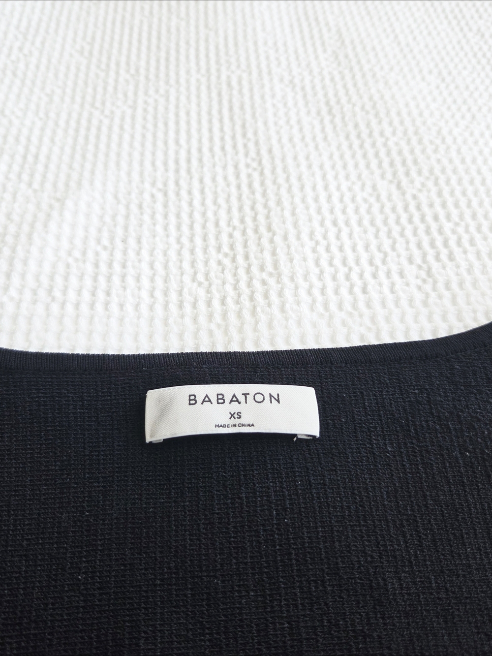 Aritzia Babaton Black Sculpt Knit Sweetheart Longsleeve Top - Picture 2 of 4